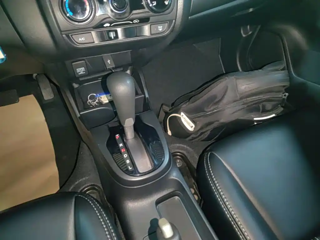 Honda Fit — фото 14