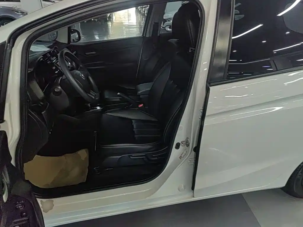 Honda Fit — фото 15