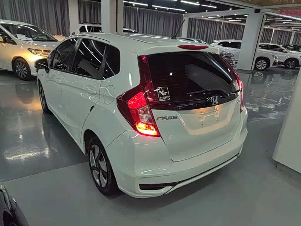 Honda Fit — фото 5