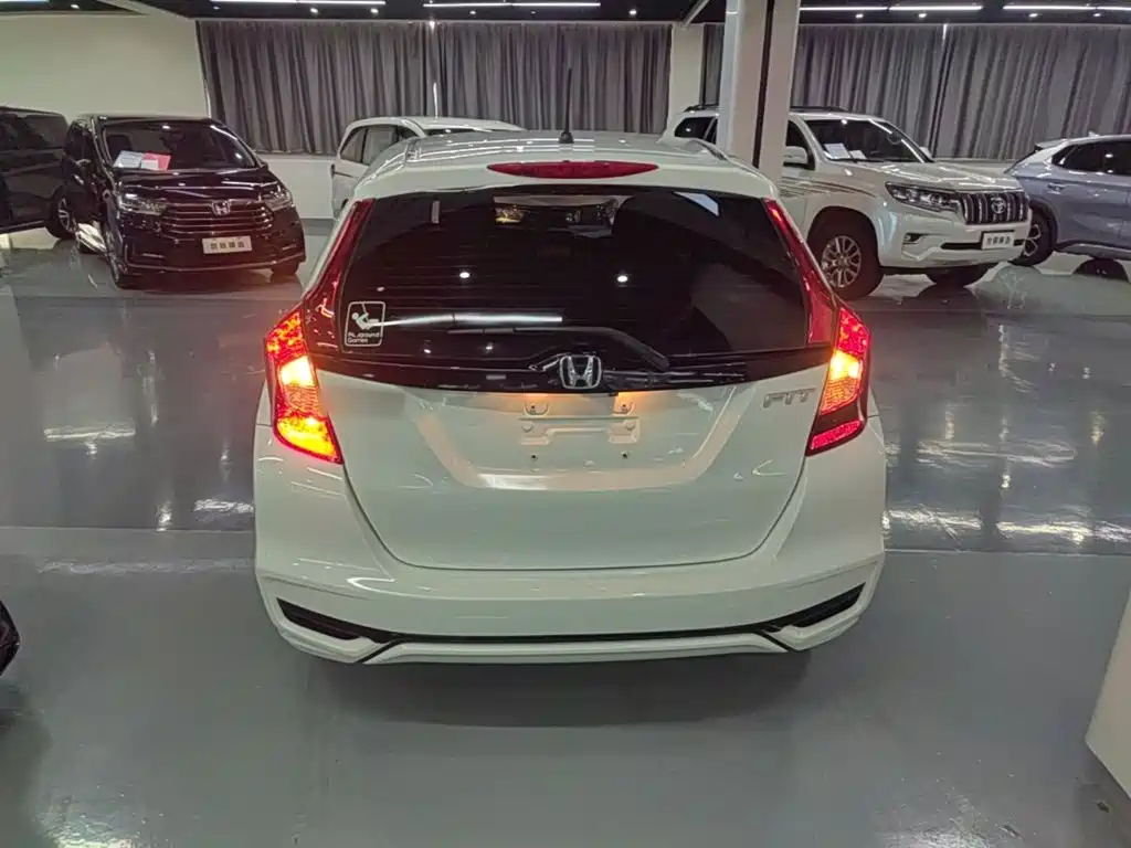 Honda Fit — фото 6