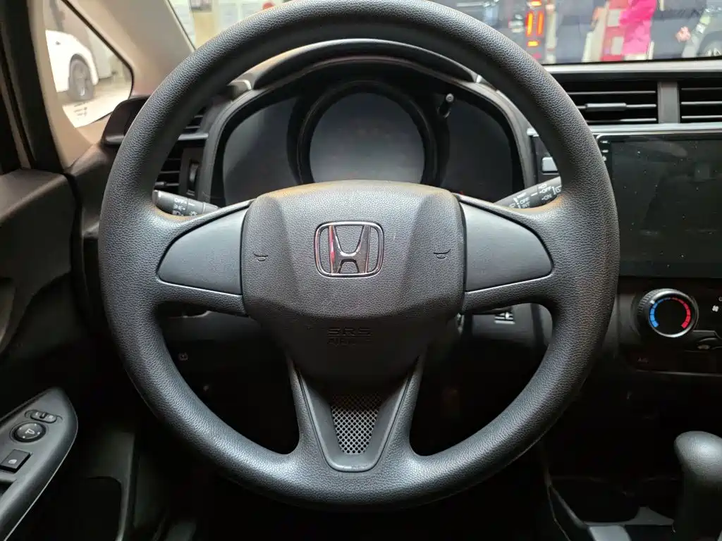 Honda Fit — фото 13