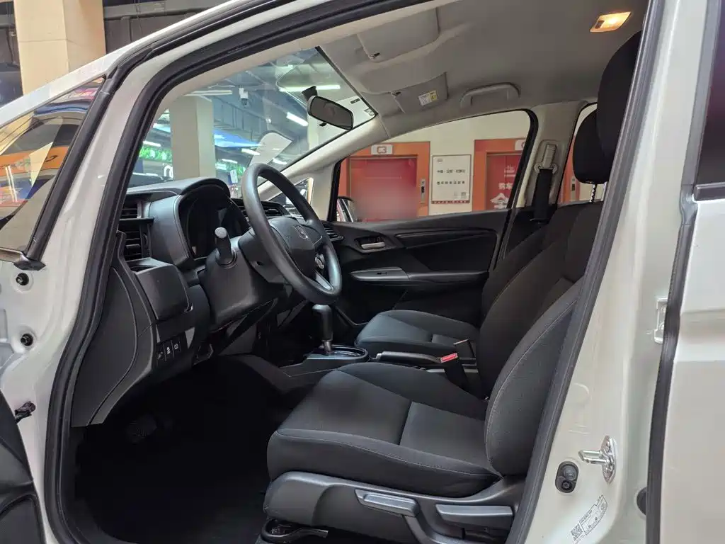 Honda Fit — фото 15