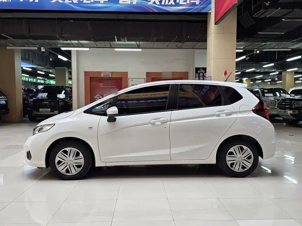 Honda Fit — фото 5