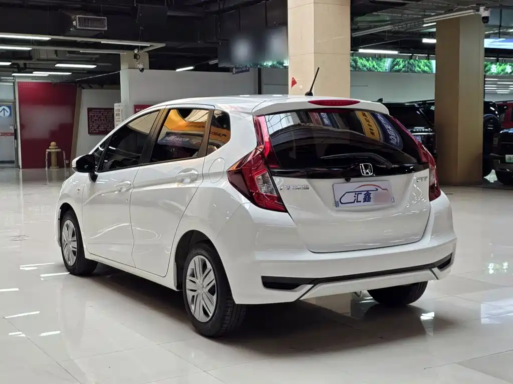 Honda Fit — фото 6