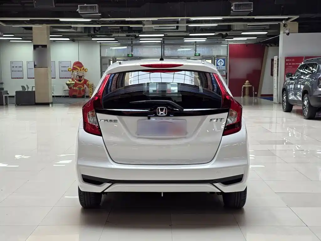 Honda Fit — фото 7