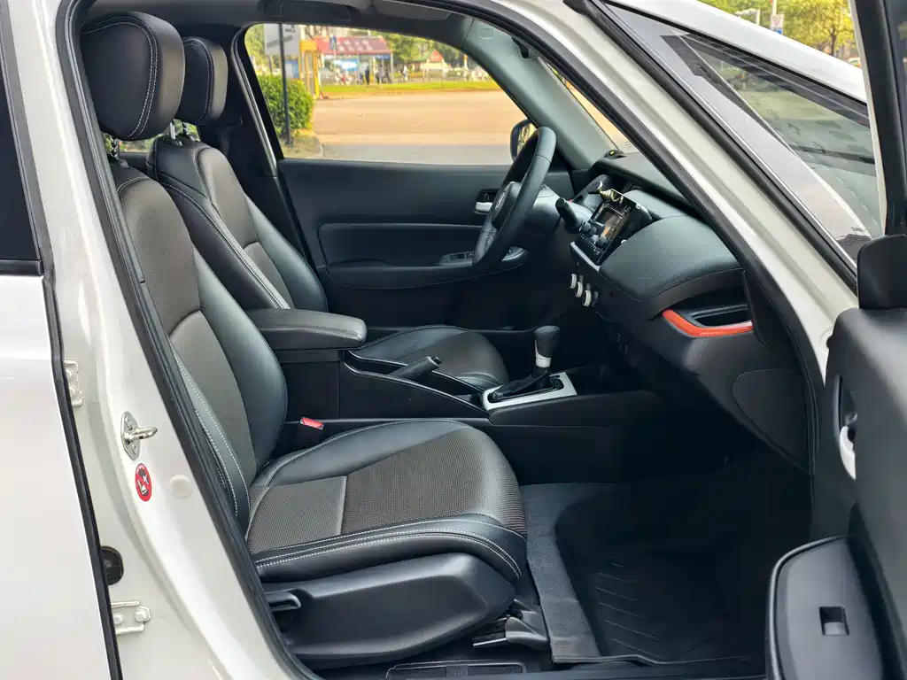 Honda Fit — фото 11