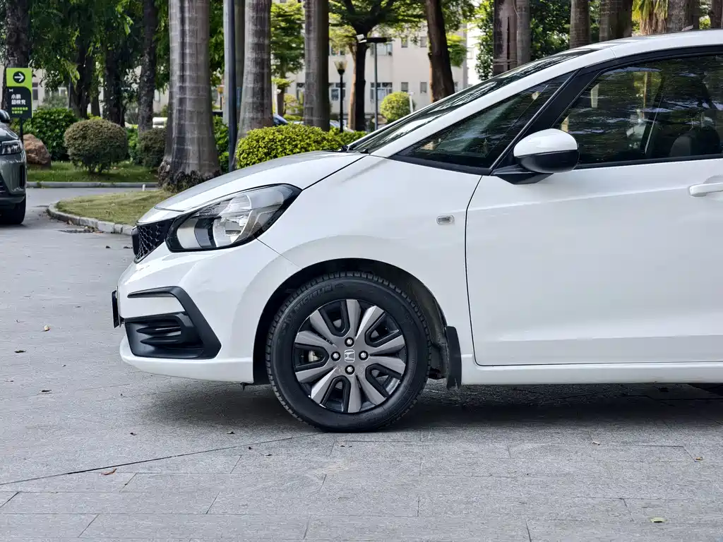 Honda Fit — фото 5