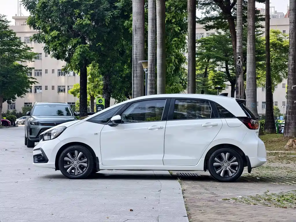 Honda Fit — фото 6