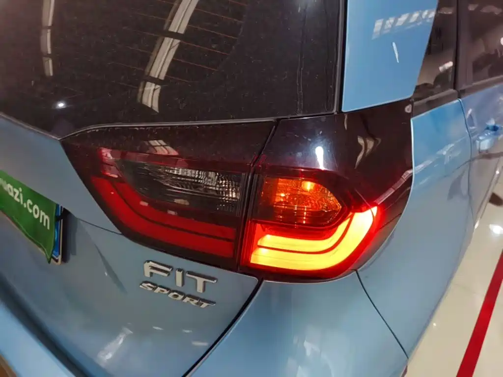 Honda Fit — фото 8