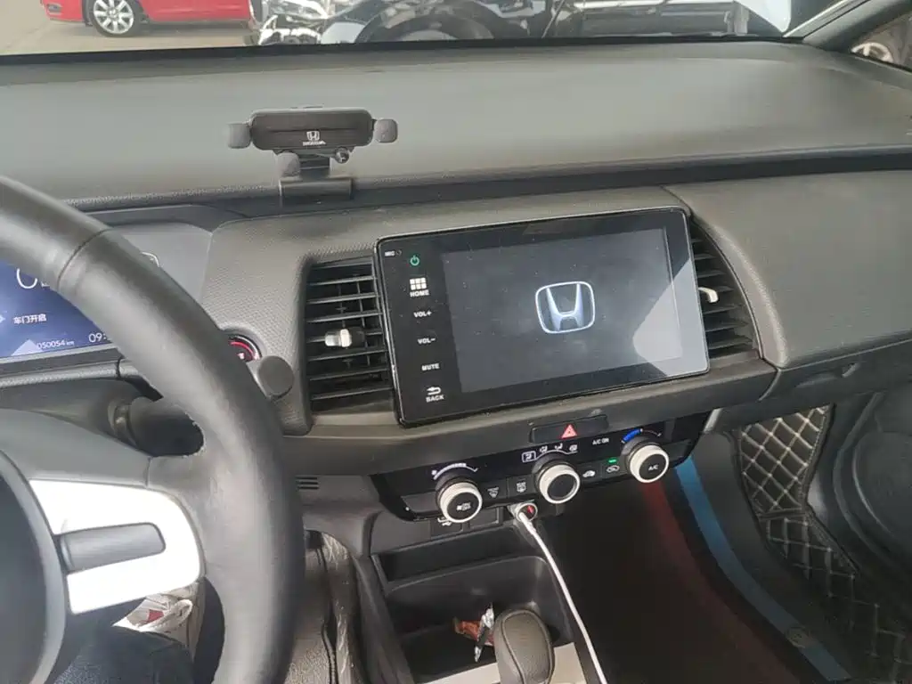 Honda Fit — фото 13