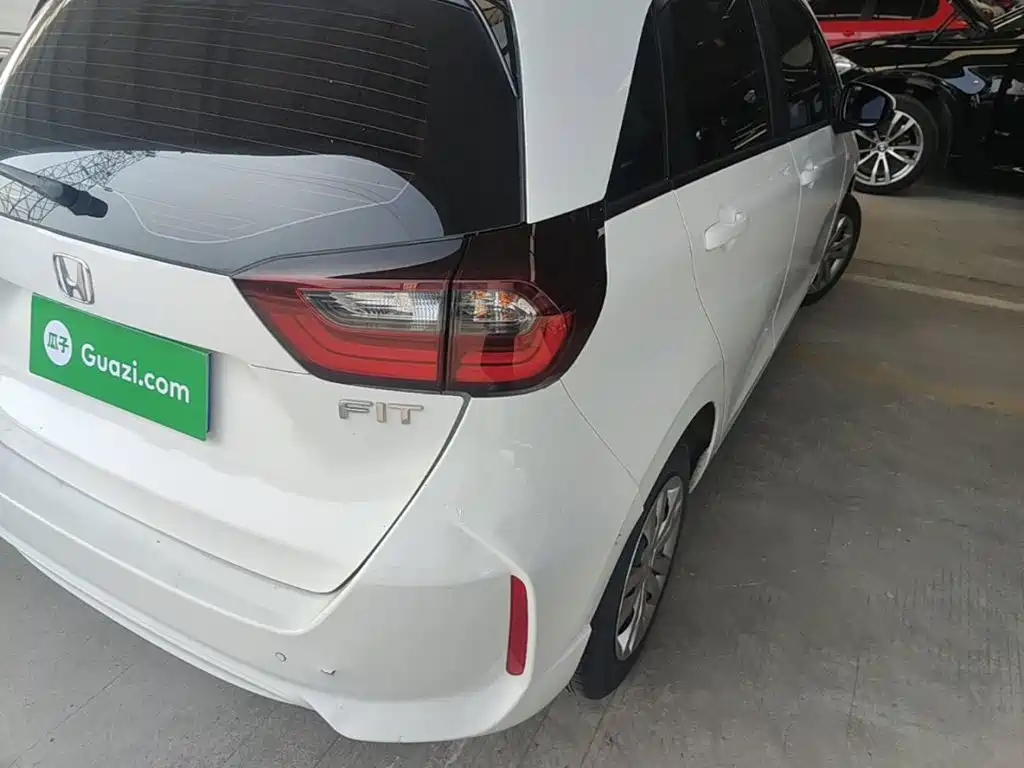 Honda Fit — фото 8