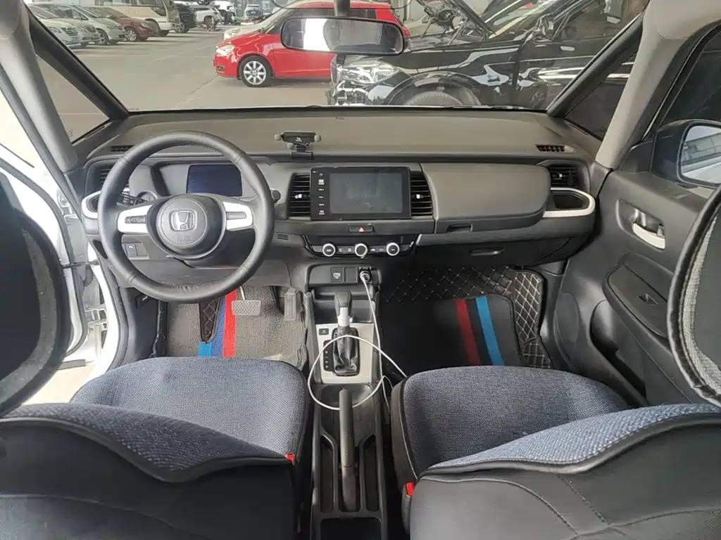 Honda Fit — фото 10