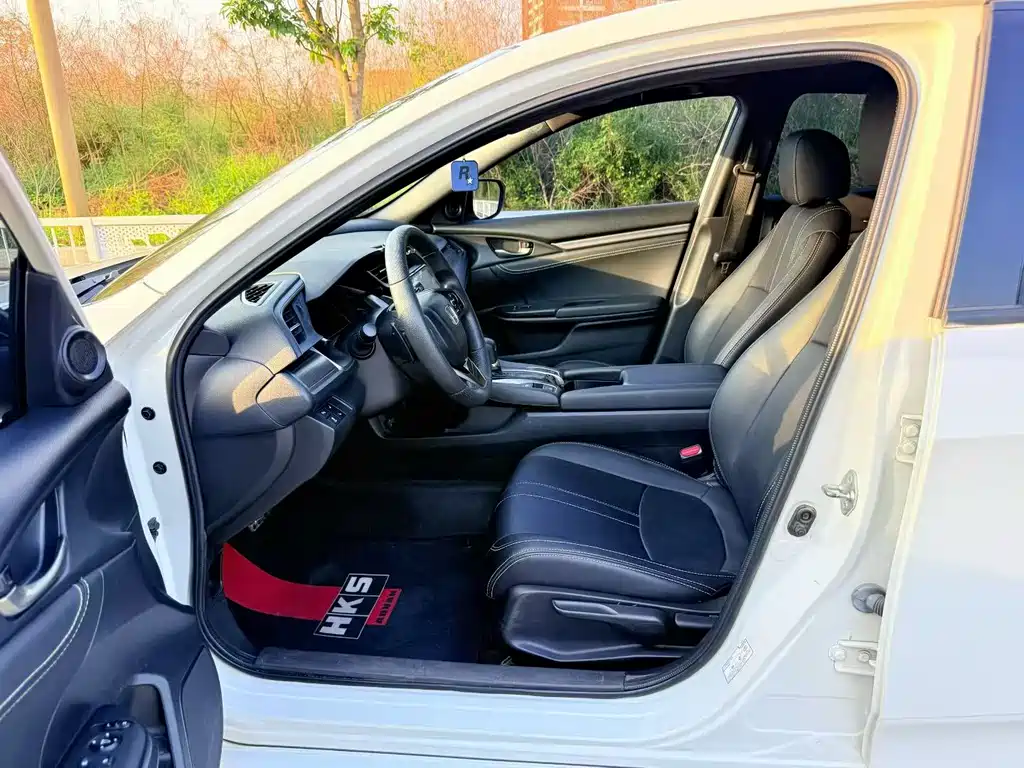 Honda Civic — фото 8