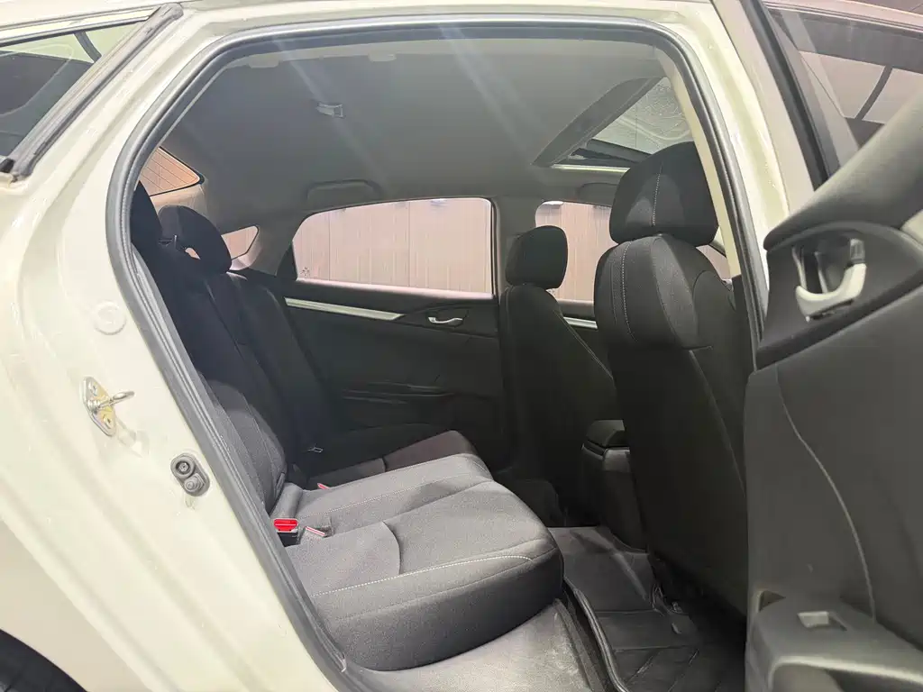 Honda Civic — фото 8
