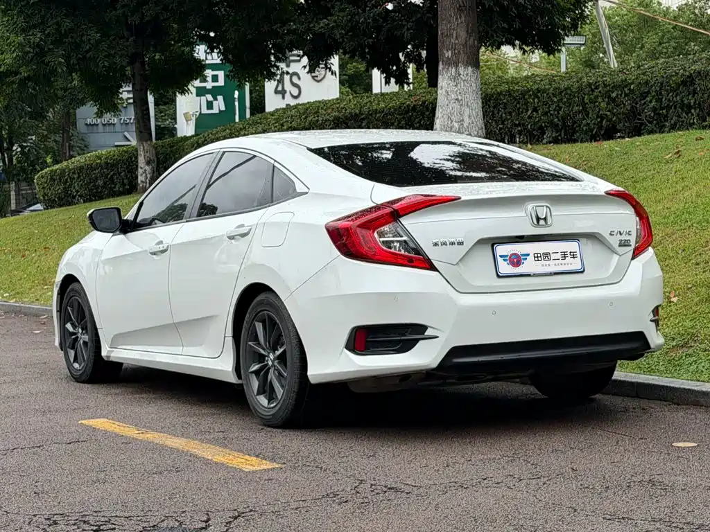 Honda Civic — фото 4