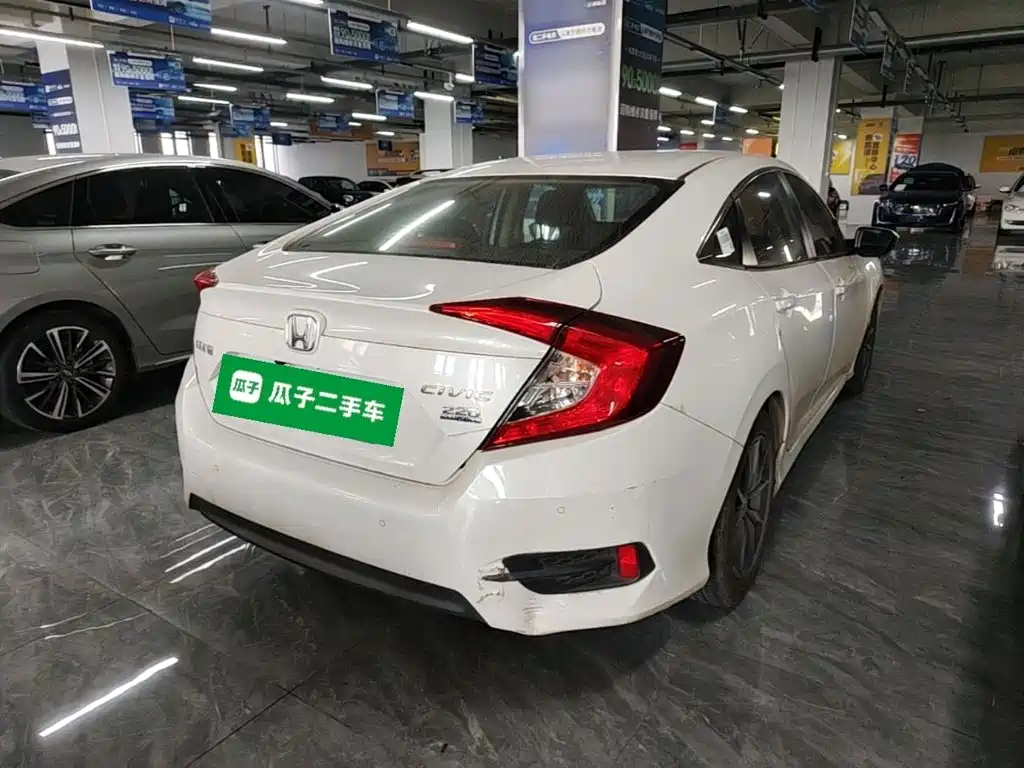 Honda Civic — фото 7