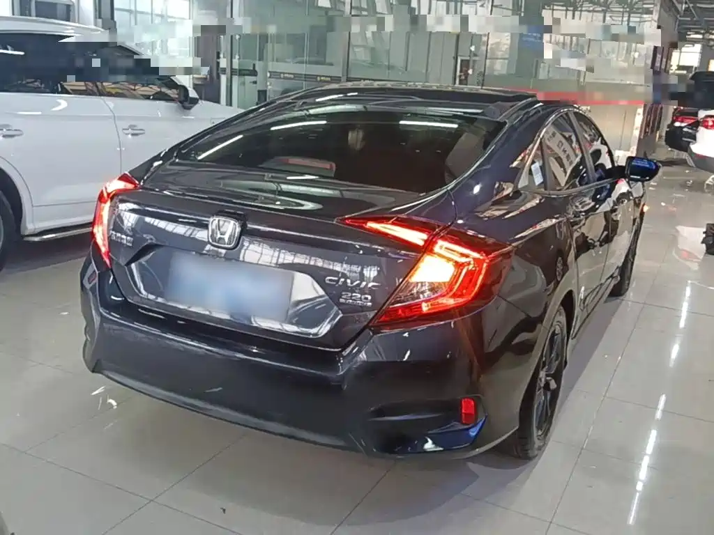 Honda Civic — фото 7