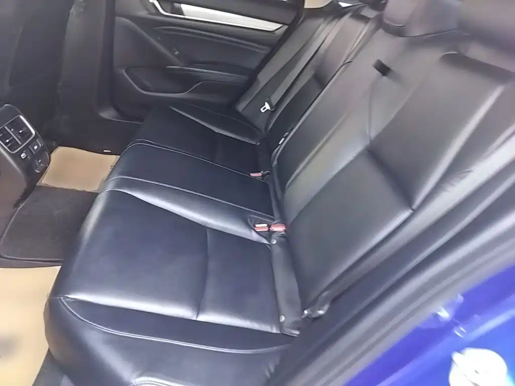 Honda Accord — фото 17