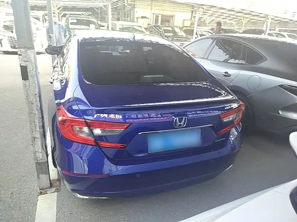 Honda Accord — фото 6