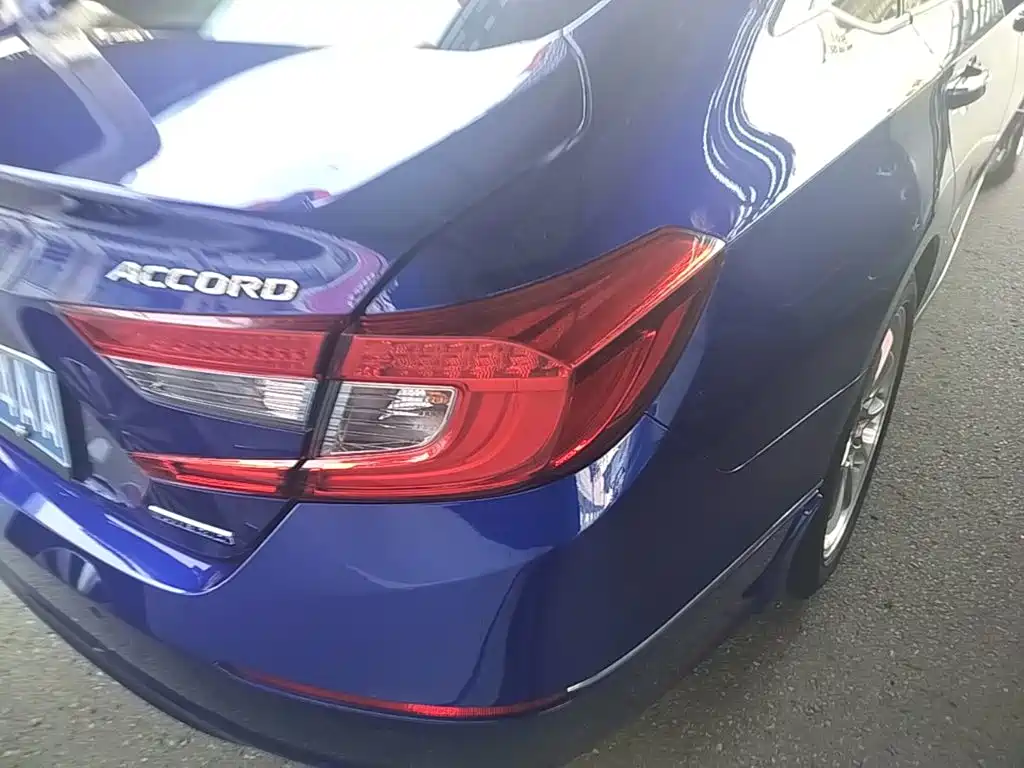 Honda Accord — фото 8
