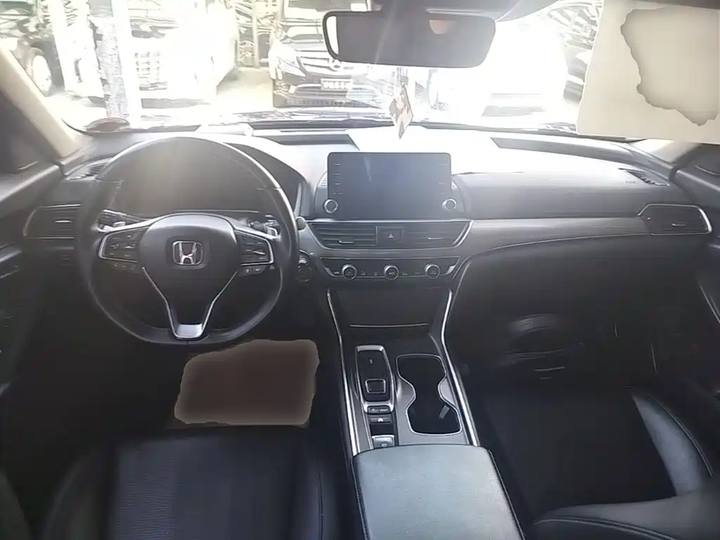 Honda Accord — фото 10