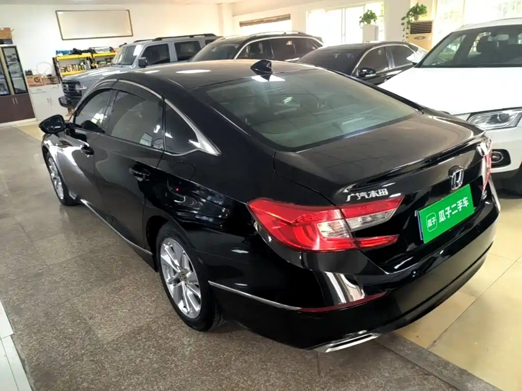 Honda Accord — фото 5
