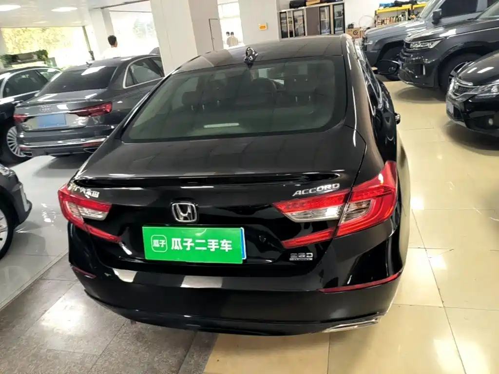 Honda Accord — фото 6