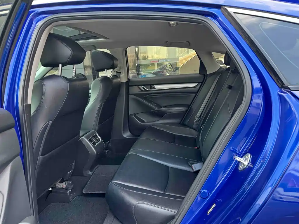 Honda Accord — фото 6