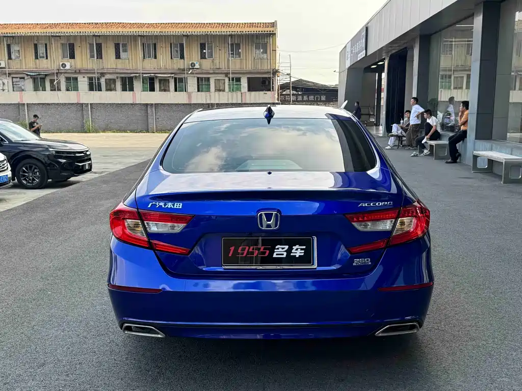Honda Accord — фото 8