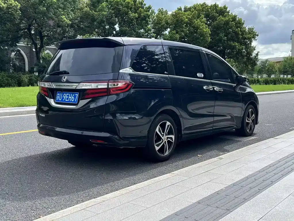 Honda Odyssey — фото 4