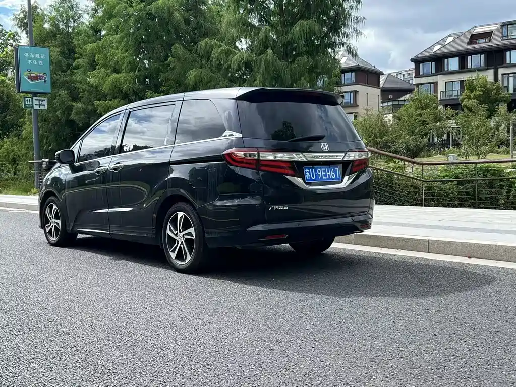 Honda Odyssey — фото 6