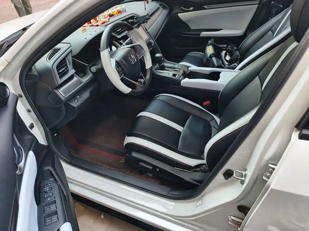Honda Civic — фото 14