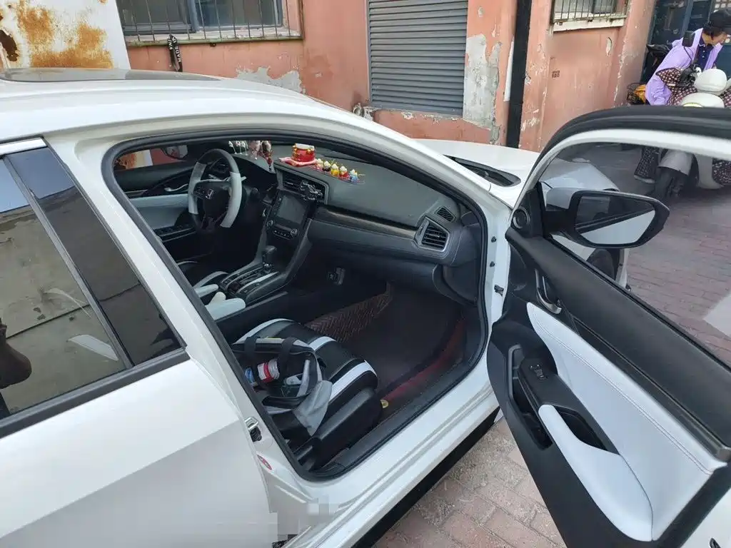 Honda Civic — фото 18