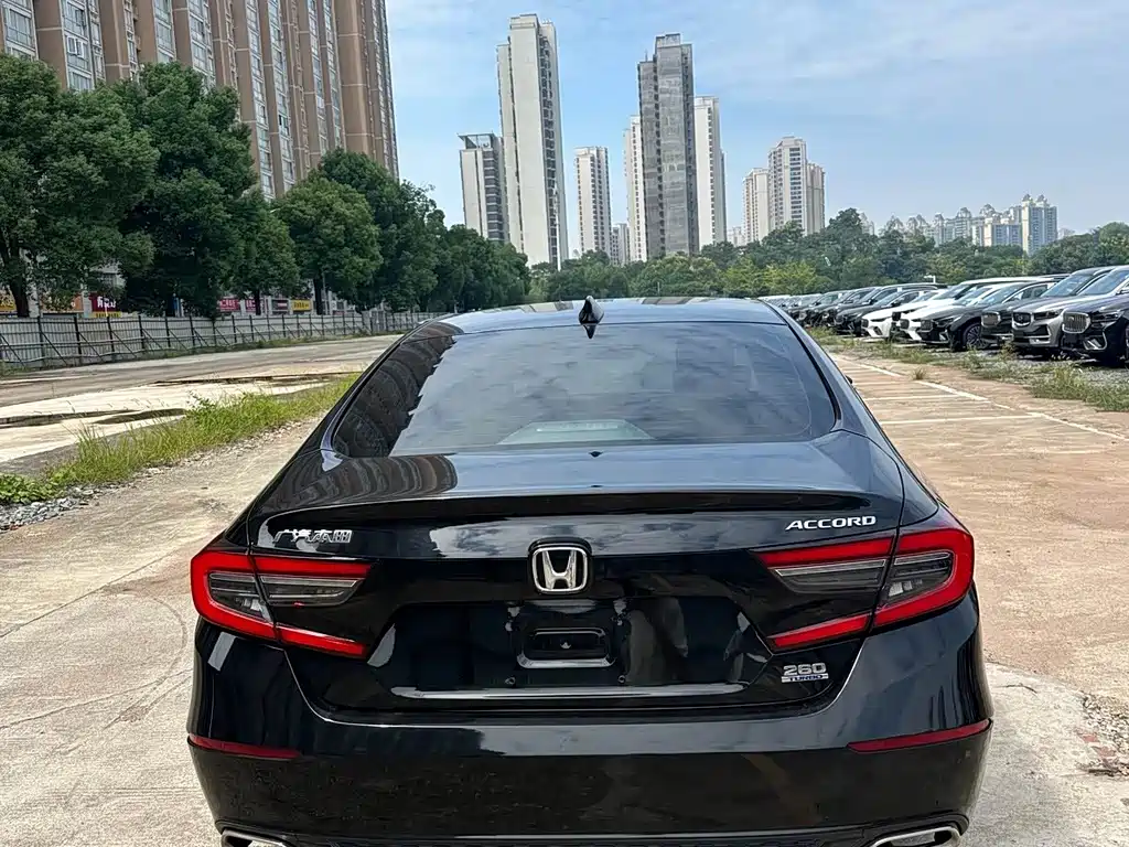 Honda Accord — фото 8