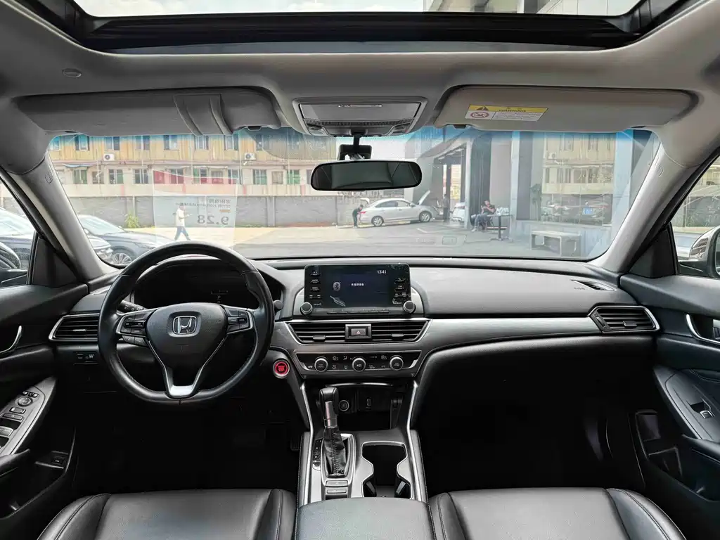 Honda Accord — фото 5
