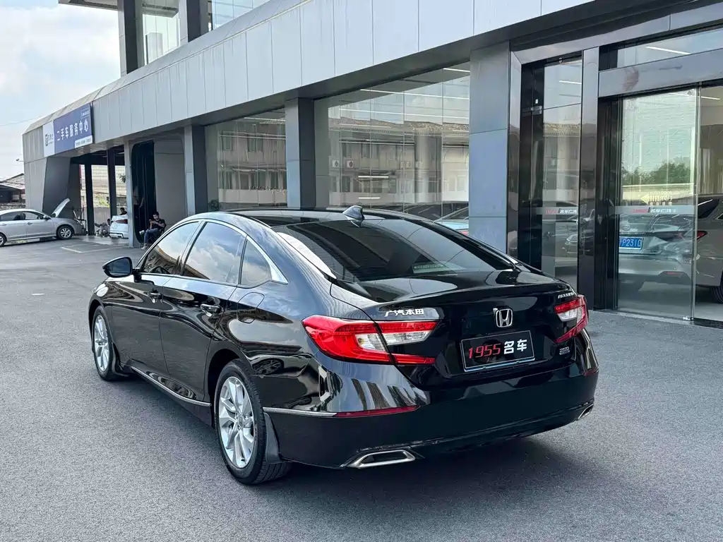 Honda Accord — фото 7