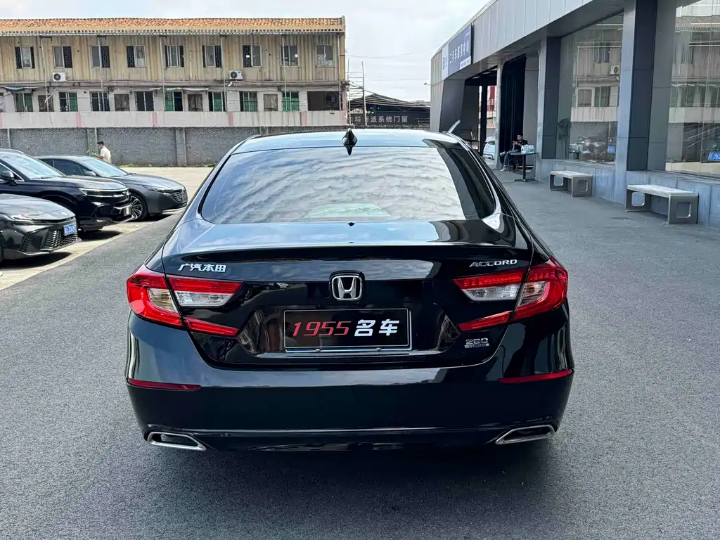 Honda Accord — фото 8