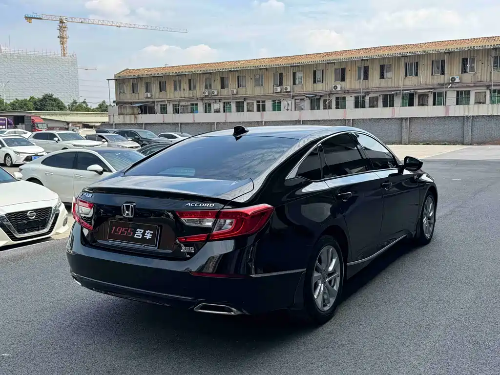 Honda Accord — фото 9