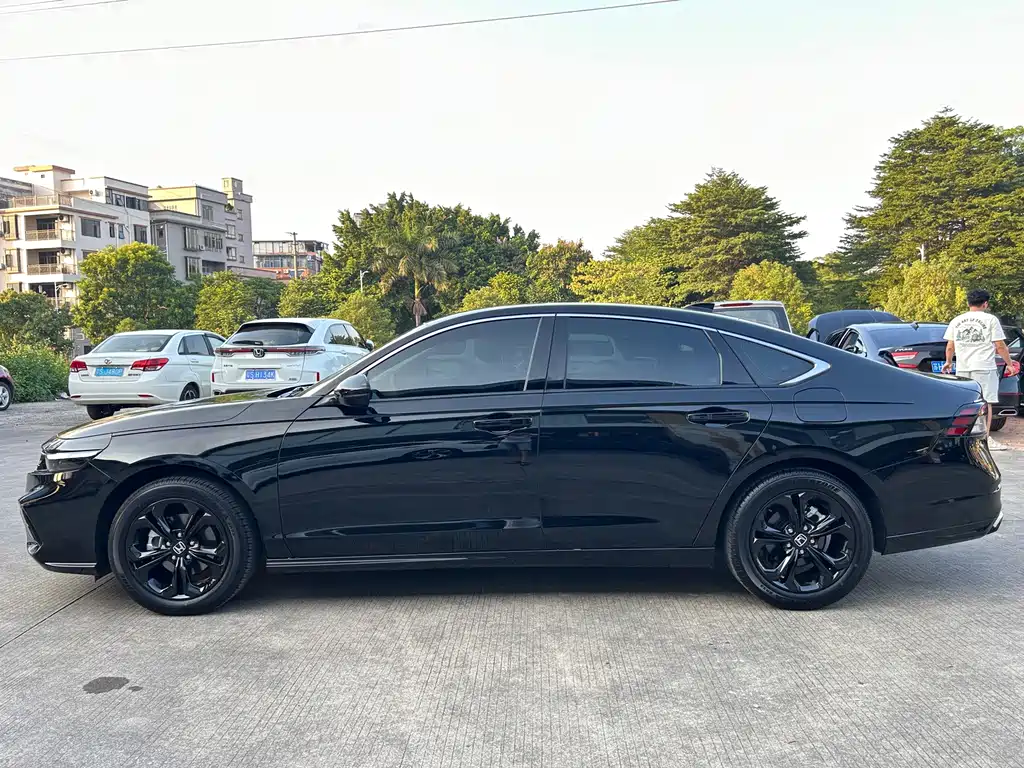 Honda Accord — фото 4