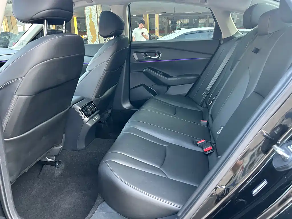 Honda Accord — фото 6