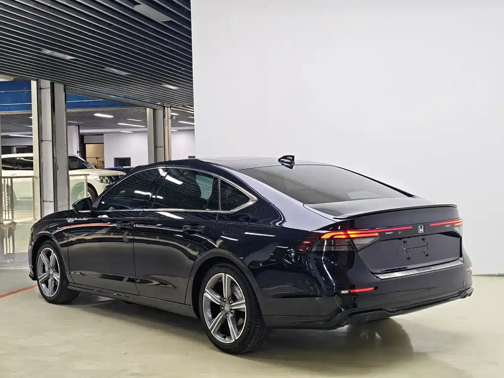 Honda Accord — фото 5