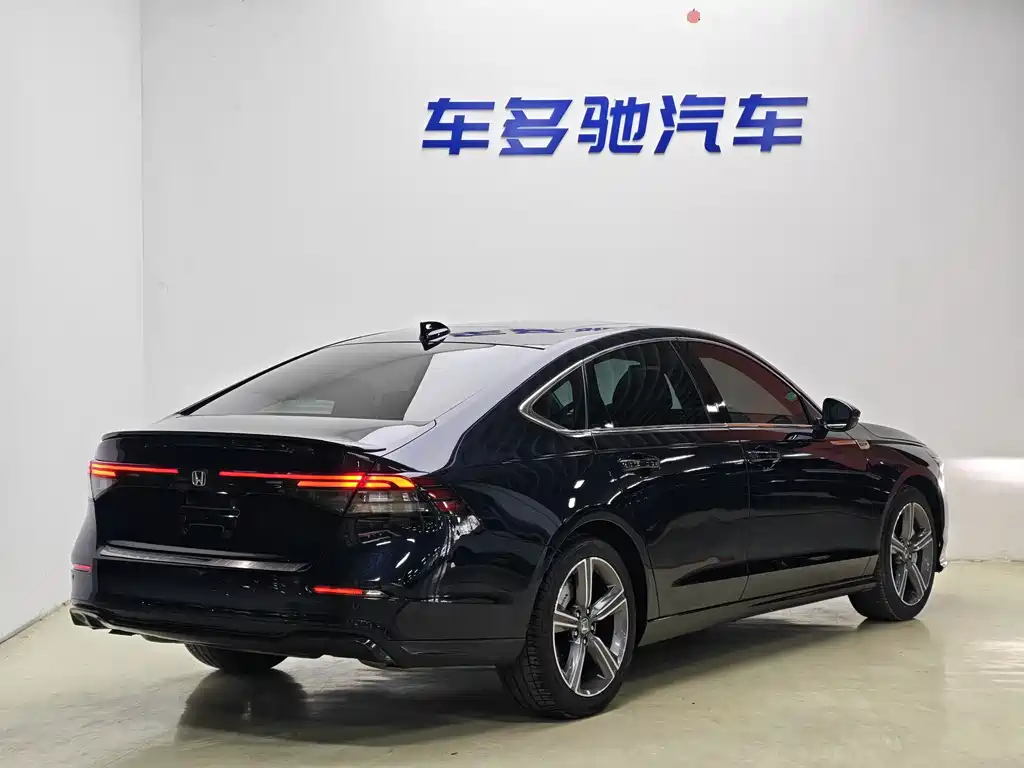 Honda Accord — фото 7
