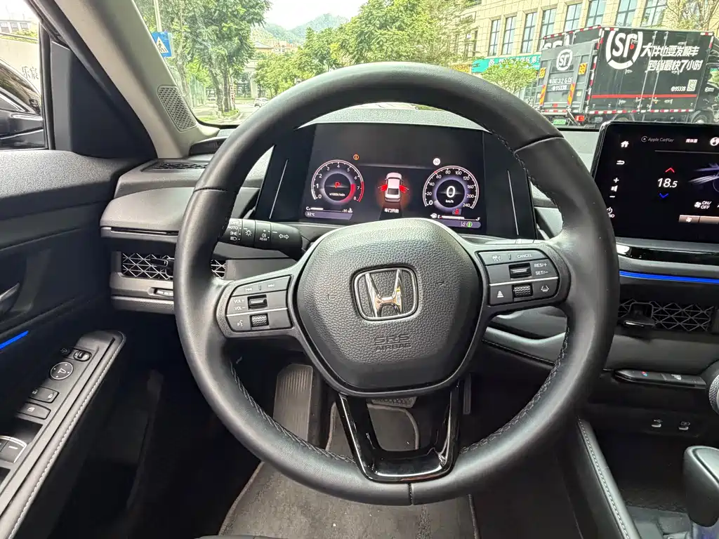 Honda Accord — фото 9