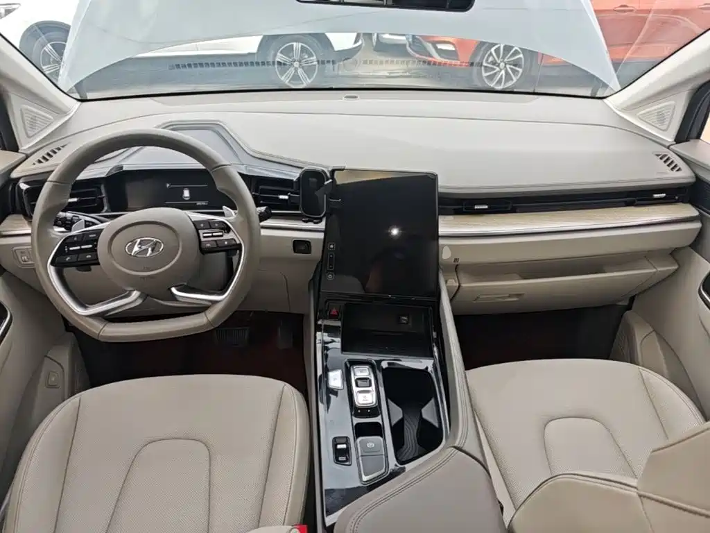 Hyundai Custo — фото 10