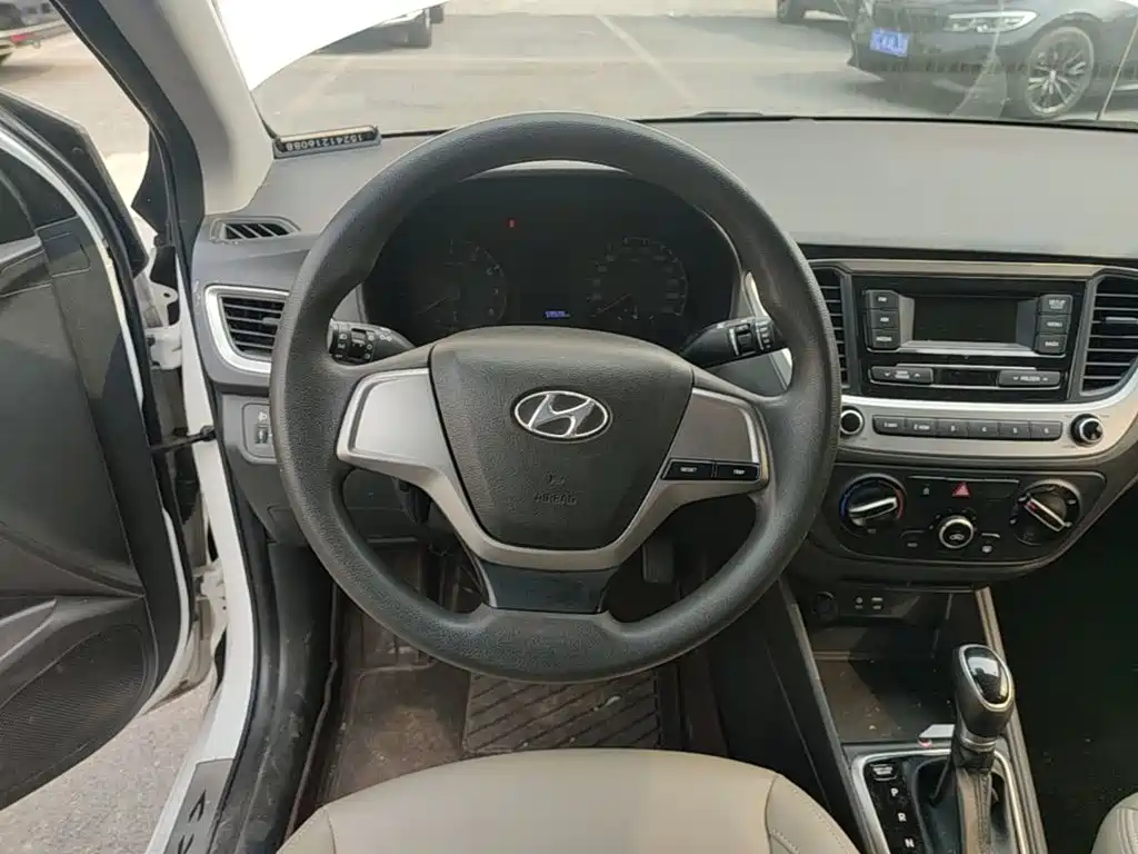 Hyundai Verna — фото 11