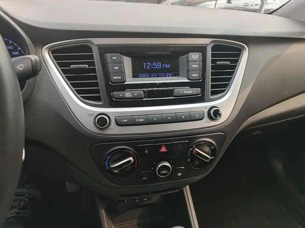 Hyundai Verna — фото 13
