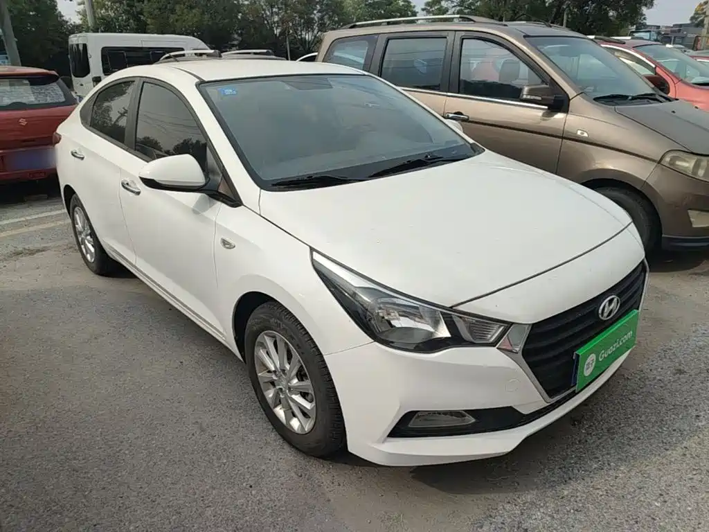 Hyundai Verna — фото 4