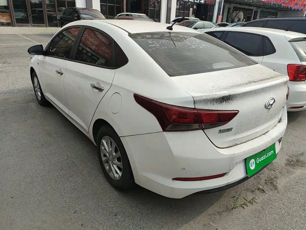 Hyundai Verna — фото 5