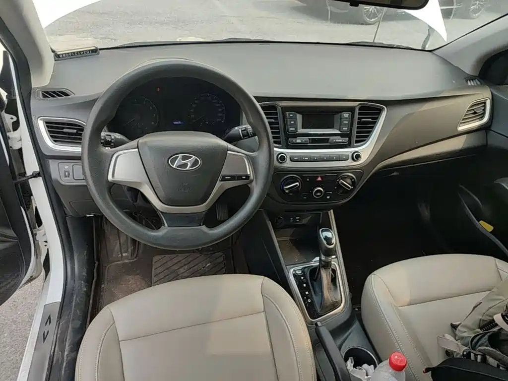 Hyundai Verna — фото 10