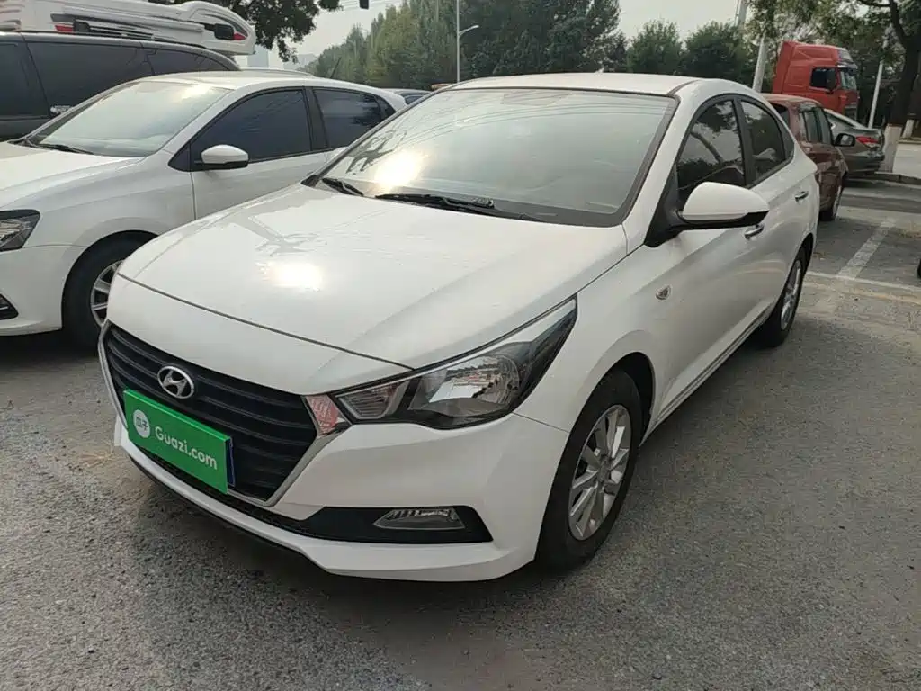 Hyundai Verna — фото 1